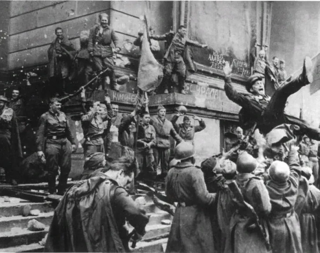 Бойцы 150-й стрелковой Идрицко-Берлинской